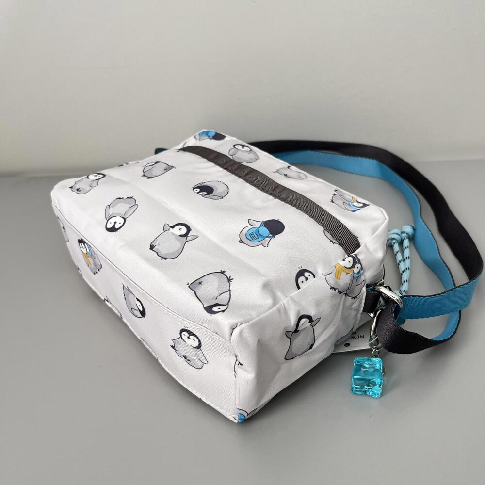 Lesportsac Baby Penguin Daniella Crossbody with Charm NWT - Picture 4 of 5